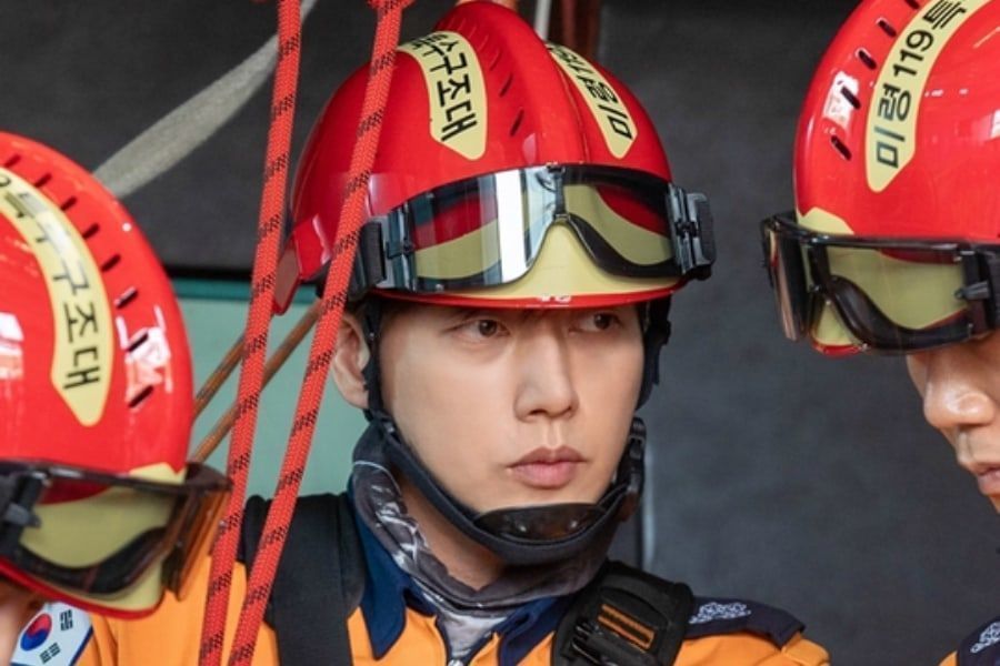 Park Hae Jin impressionne par la transformation d'un membre de l'équipe de sauvetage pour le prochain drame 