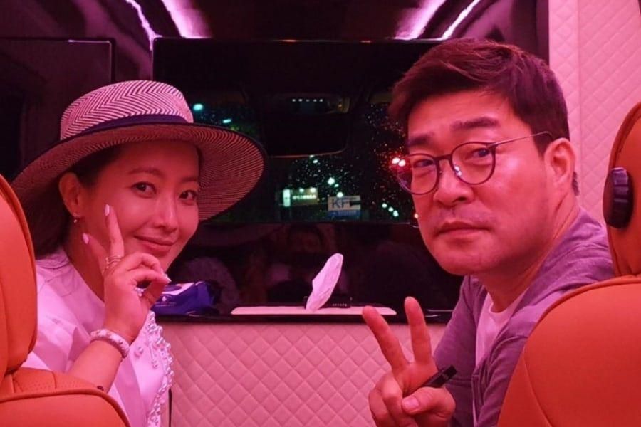 Son Hyun Joo montre un cadeau de Kim Hee Sun sur le tournage de son prochain drame