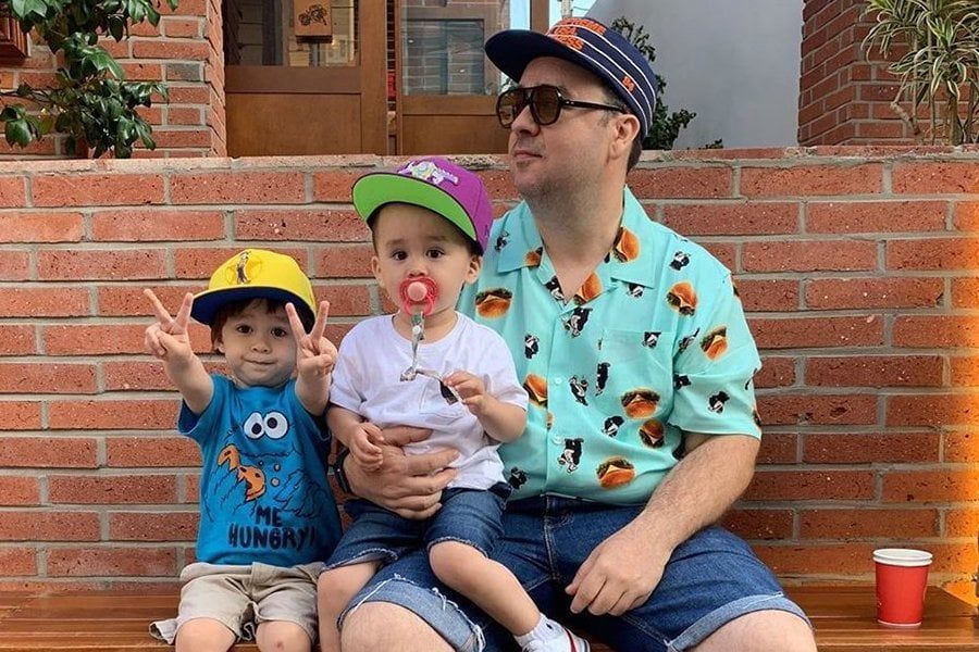 Sam Hammington révèle que lui et sa femme essaient d'avoir un troisième enfant atteint de FIV