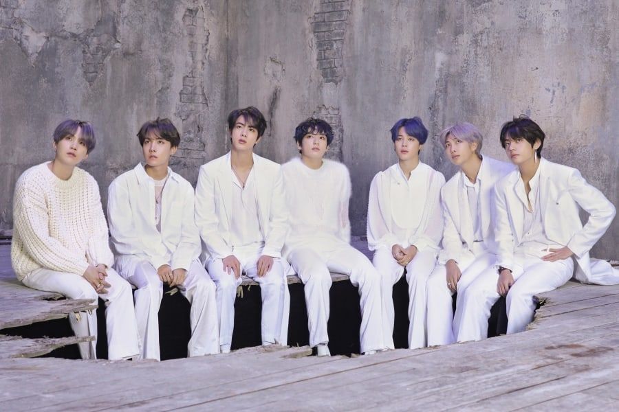 BTS ne prend que 9 jours pour battre des records de ventes d'albums annuels et mensuels dans l'histoire du Gaon Chart