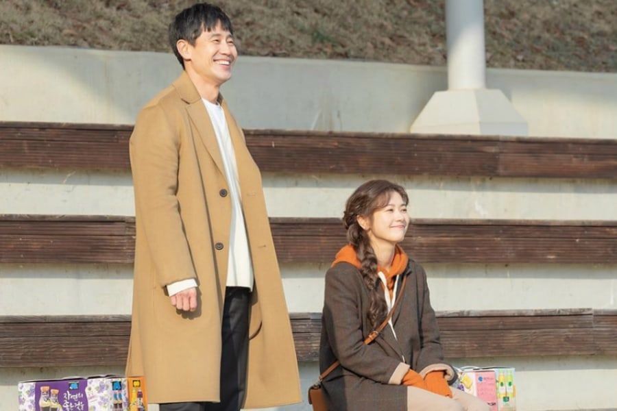 Shin Ha Kyun et Jung So Min dégagent une énergie positive alors qu'ils tournent le prochain drame KBS