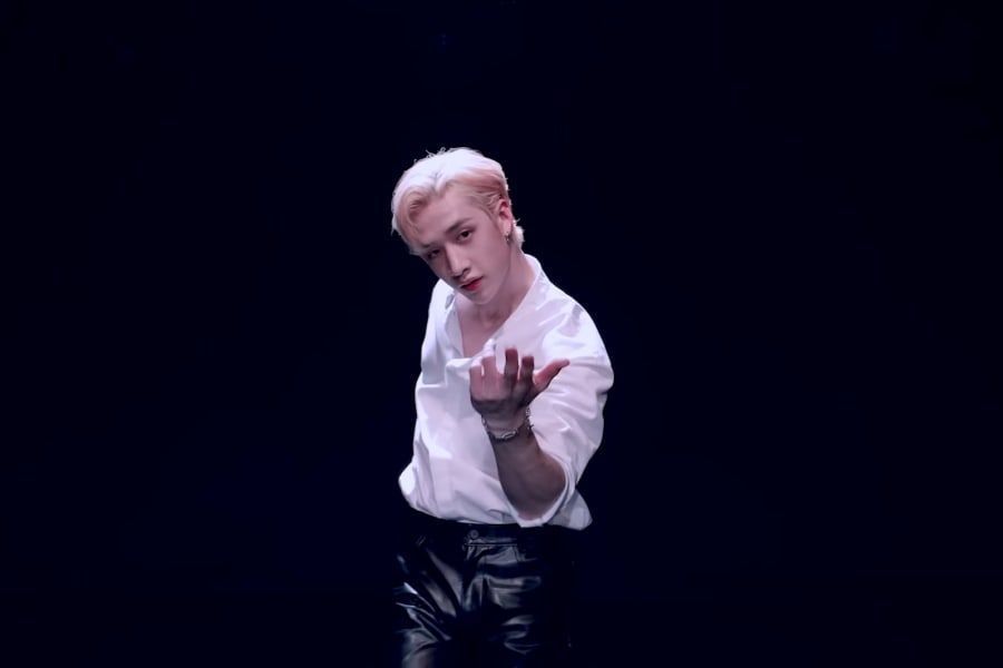 Bang Chan de Stray Kids séduit avec une reprise de danse de 14 h «Ma maison»