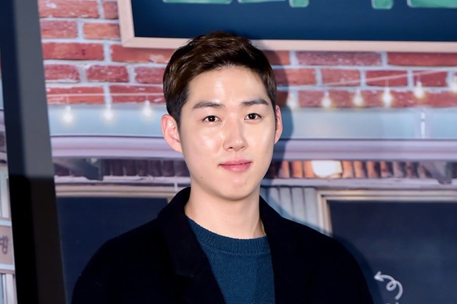 Baek Sung Hyun annonce son mariage avec sa petite amie après une relation de 4 ans