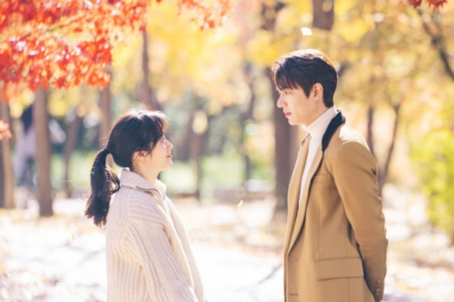 Lee Min Ho + Kim Go Eun partagent un moment de conte de fées romantique dans 