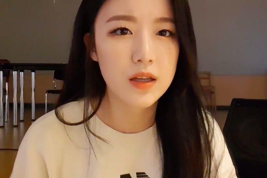 (G) Shuhua d'I-DLE réplique un commentateur malveillant lors de la diffusion en direct