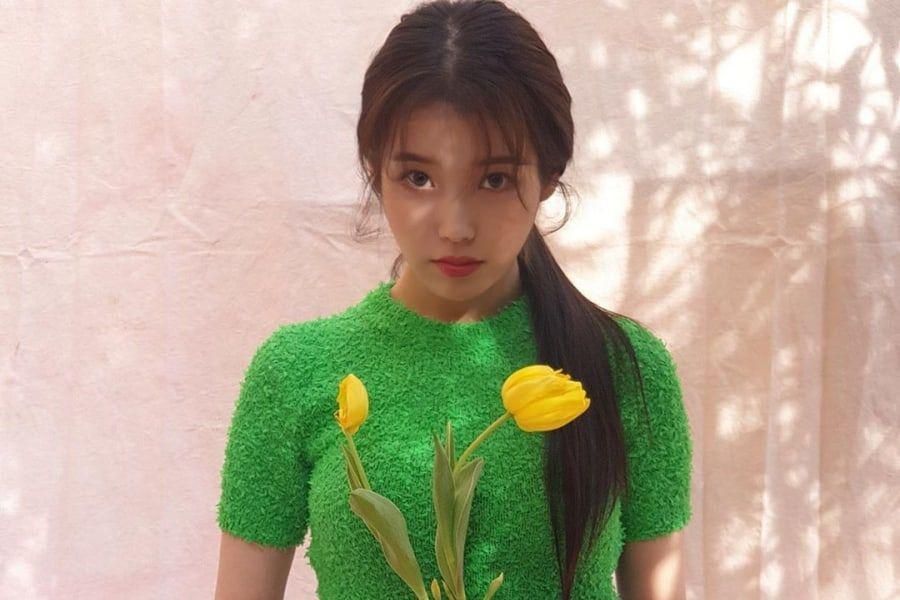 IU fête son anniversaire sur le tournage du prochain film 