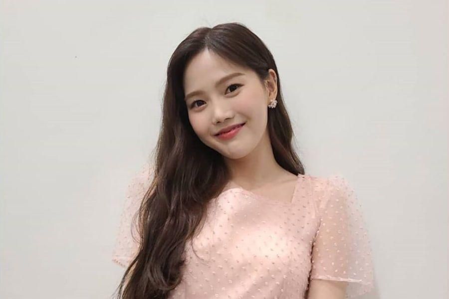 Oh My Girl's Hyojung choisit le tournant et les objectifs du groupe, sa performance préférée «Queendom» et plus encore