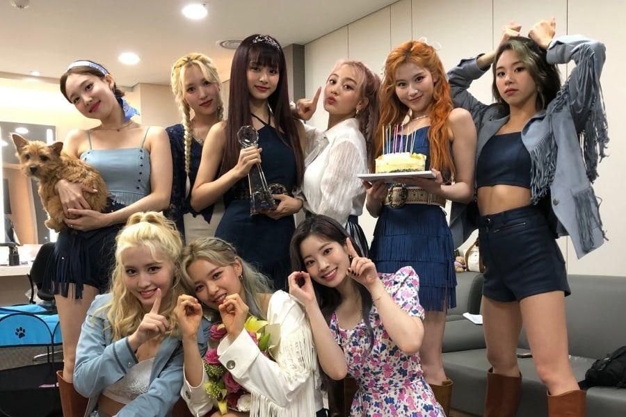 TWICE remercient les fans pour leurs 100 victoires dans des émissions musicales