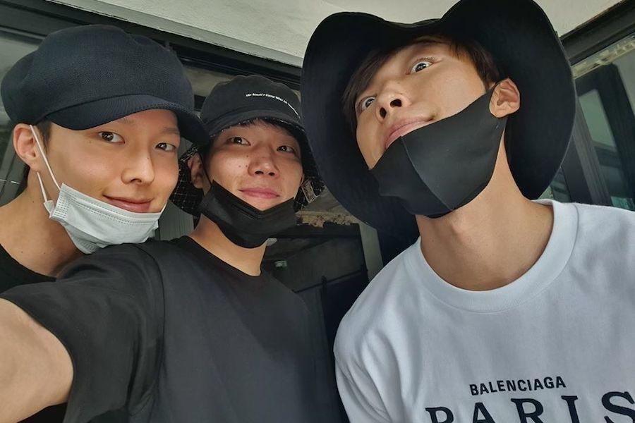 Woo Do Hwan remercie Jang Ki Yong et Kim Kyung Nam pour leur soutien avant de commencer le service militaire