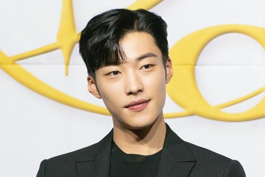 Woo Do Hwan s'enrôle dans l'armée