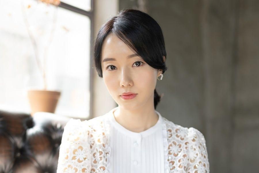 Lee Jung Hyun parle de sa chimie avec Kang Dong Won, co-star de 