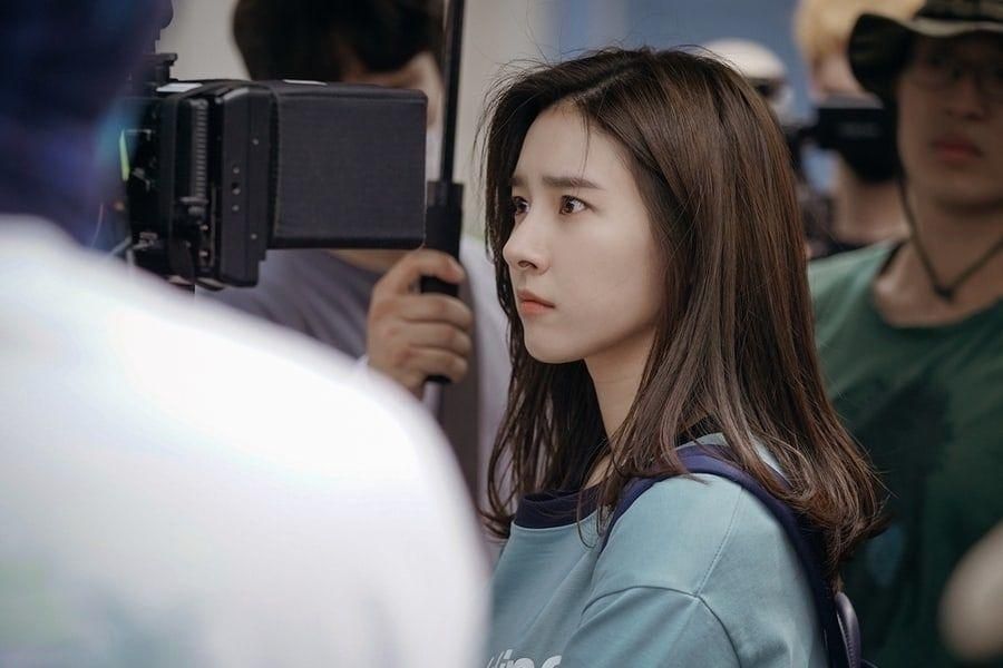 Kim So Eun partage ce qui l'a attirée vers «Lonely Assez pour aimer» et à quel point elle ressemble à son personnage