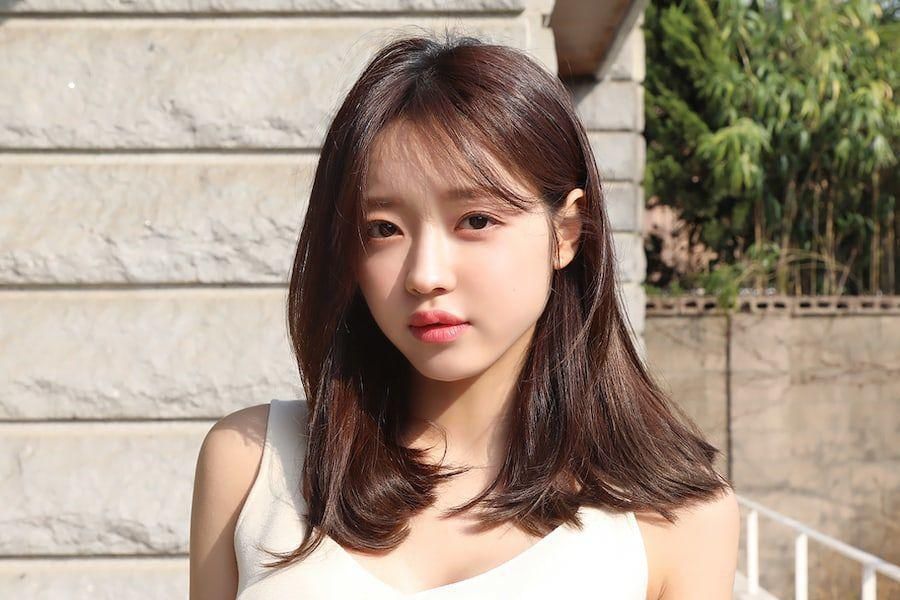 L'agence Oh My Girl confirme les plans des débuts en solo de YooA