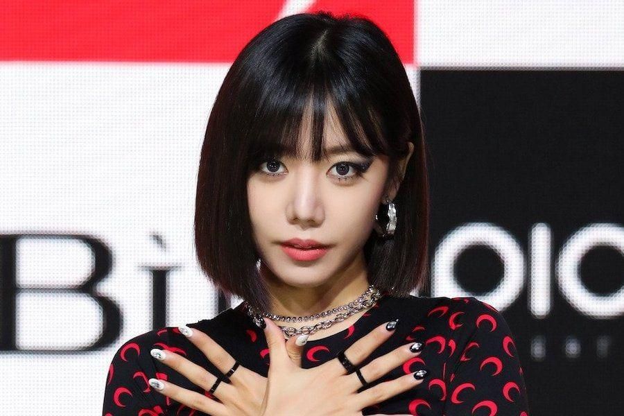 Namjoo d'Apink partage comment ses membres ont soutenu ses débuts en solo, raconte l'histoire de sa collaboration avec Soyeon de (G) I-DLE, et plus