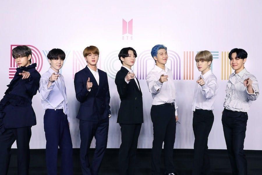 BTS devient le premier artiste à balayer les charts Global 200, Global Excl. États-Unis et Billboard Hot 100