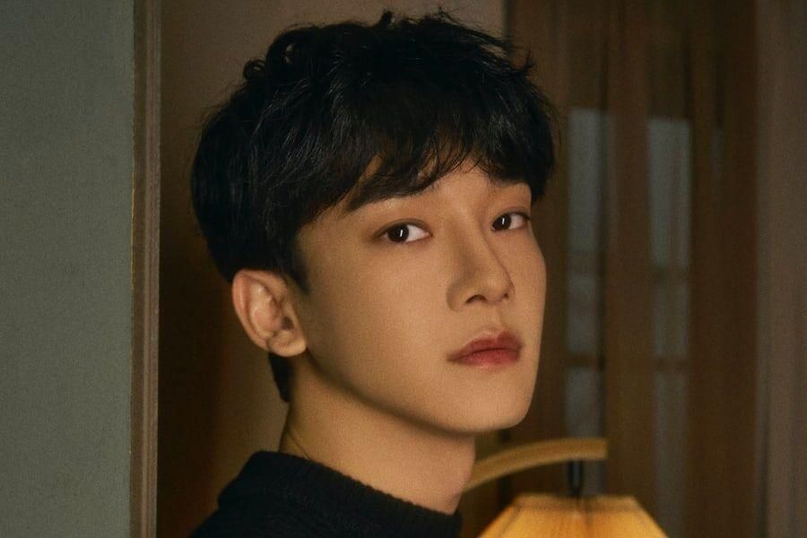 Chen d'EXO a l'air radieux sur sa première photo militaire