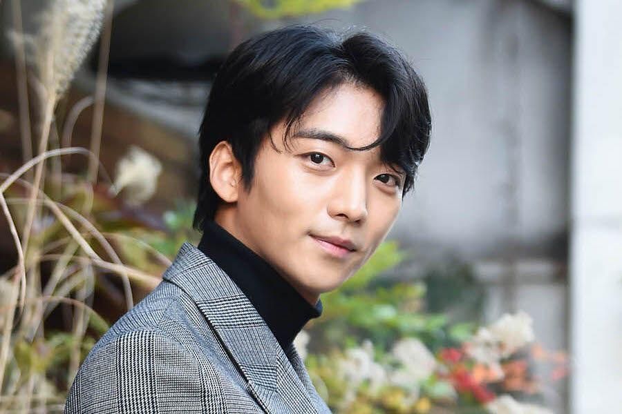 Hwang Hee décrit comment elle a travaillé avec le casting de 