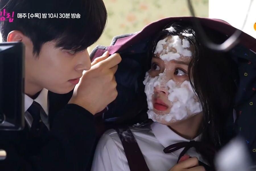 Cha Eun Woo d'ASTRO protège avec succès Moon Ga Young sur le tournage de «True Beauty»