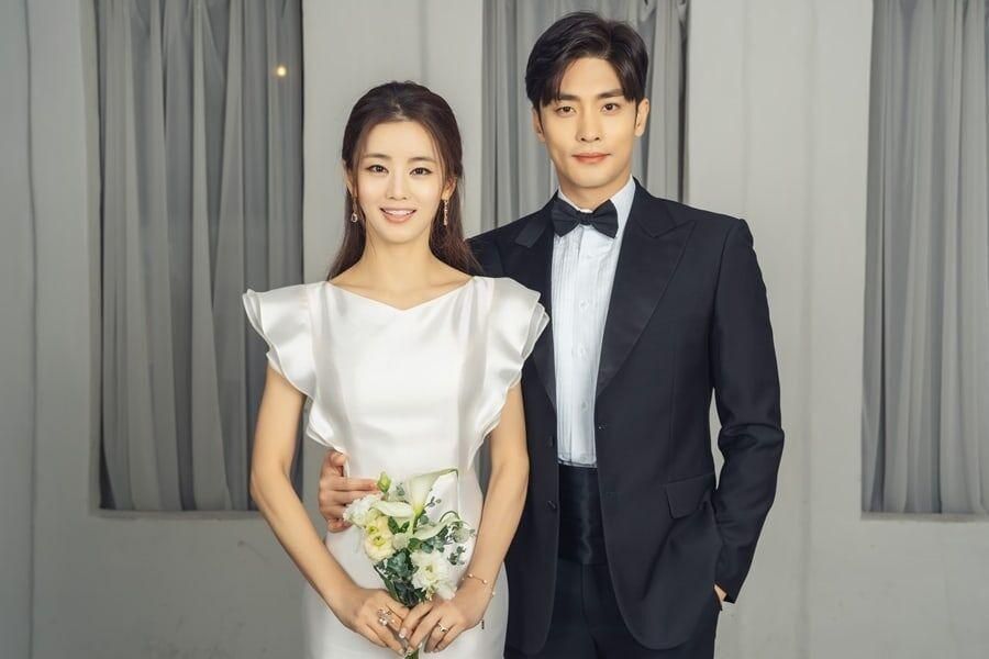 Sung Hoon et Lee Ga Ryung posent sur des photos de mariage pour un drame à venir