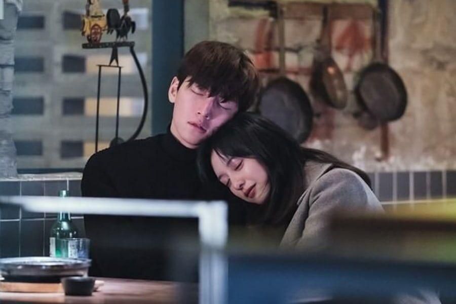 Ji Chang Wook et Kim Ji Won se réunissent à travers les larmes sur 