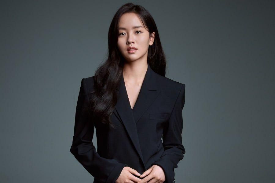 Kim So Hyun est éblouissante dans les photos de profil de sa nouvelle agence