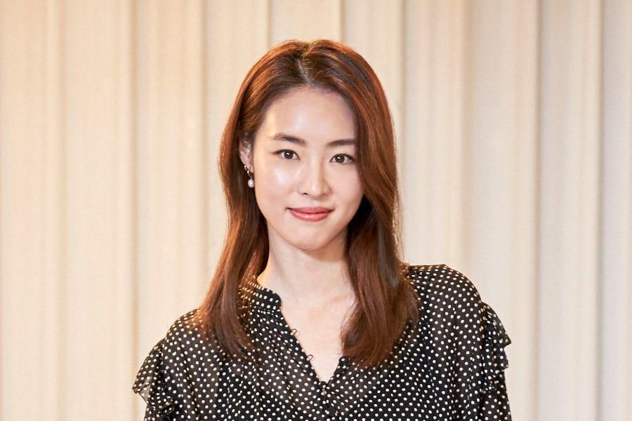 Lee Yeon Hee parle de son mariage, travaille avec Yoo Yeon Seok sur «New Year Blues», et plus