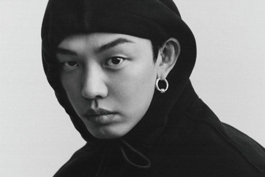 Yoo Ah In parle de ce qui l'a amené à arrêter de fumer, comment il évolue en tant qu'artiste, et plus