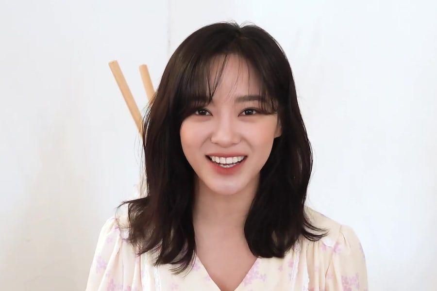 Kim Sejeong lance individuellement ses comptes officiels sur les réseaux sociaux