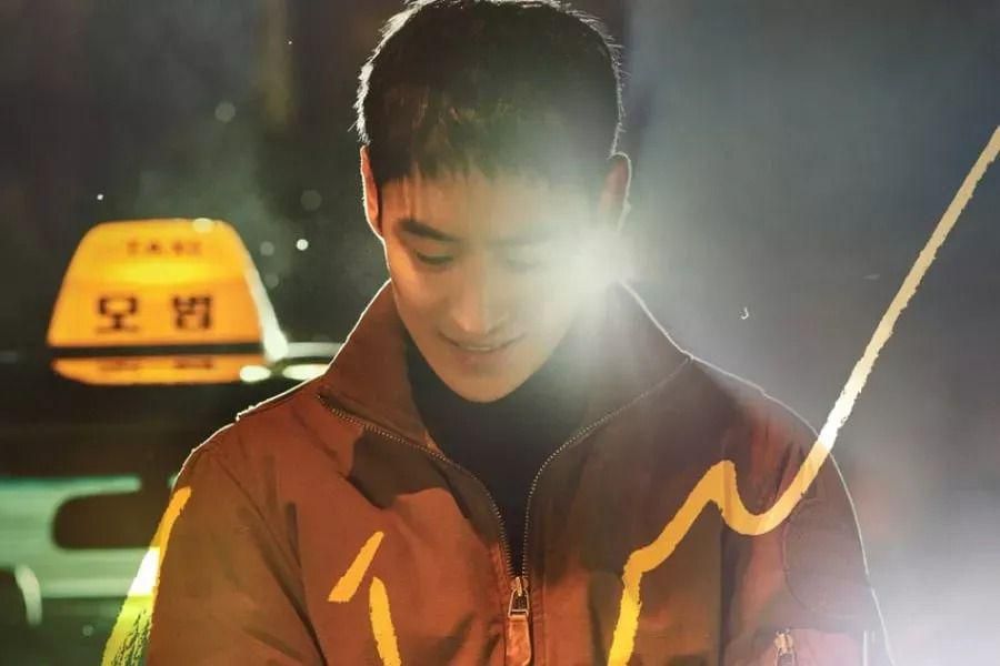 Lee Je Hoon est prêt à prendre la loi entre ses mains pour les affiches de son nouveau drame «Taxi Driver»