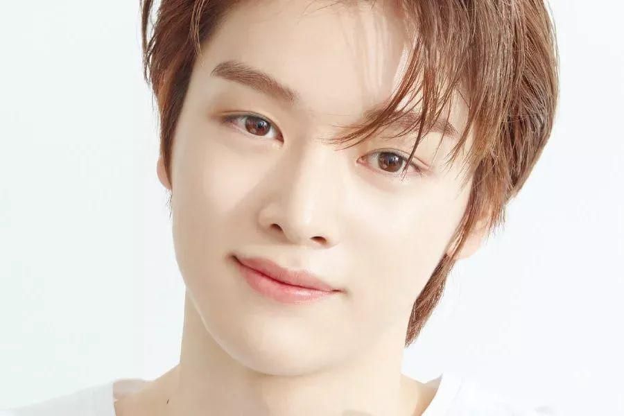 Sungchan de NCT parle de sa vie en tant que stagiaire, de sa gratitude envers les membres, de ses objectifs, etc.