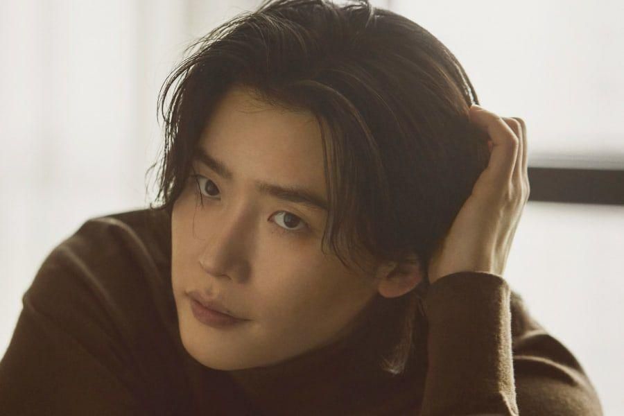 Lee Jong Suk en pourparlers pour jouer le rôle d'un avocat dans son premier drame depuis sa libération