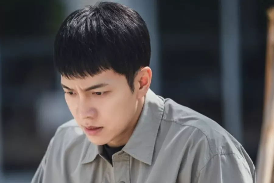 Lee Seung Gi est effrayé et anxieux à l'idée d'être pris dans 