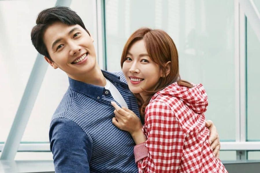 Lee Sang Woo parle des scènes de baiser de sa femme Kim So Yeon dans 