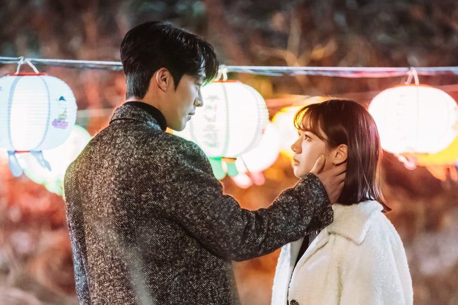 Jang Ki Yong et Hyeri se perdent dans les yeux dans 