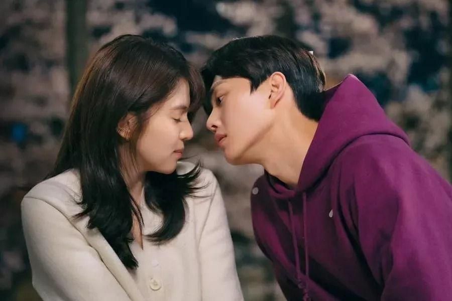 Song Kang impressionne Han So Hee avec son charme irrésistible dans 