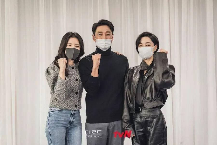 Le nouveau drame de Ji Jin Hee, Yoon Se Ah et Kim Hye Eun contient la lecture du script et révèle la date de la première