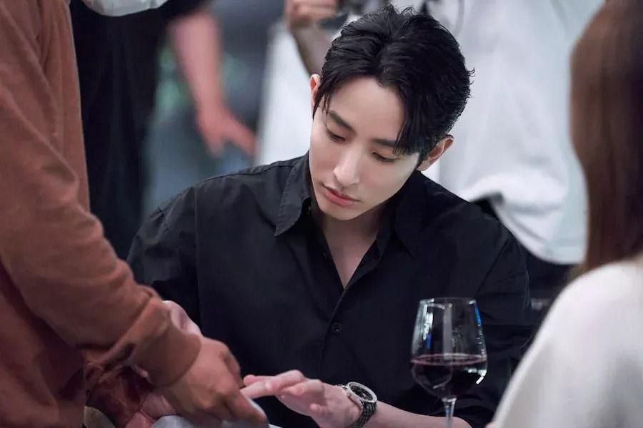 Lee Soo Hyuk parle de sa chimie avec Kang Tae Oh et Shin Do Hyun sur 