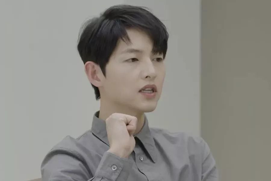 Song Joong Ki parle de ses débuts d'acteur, de la façon dont il a appris à ne pas se comparer aux autres, et plus encore