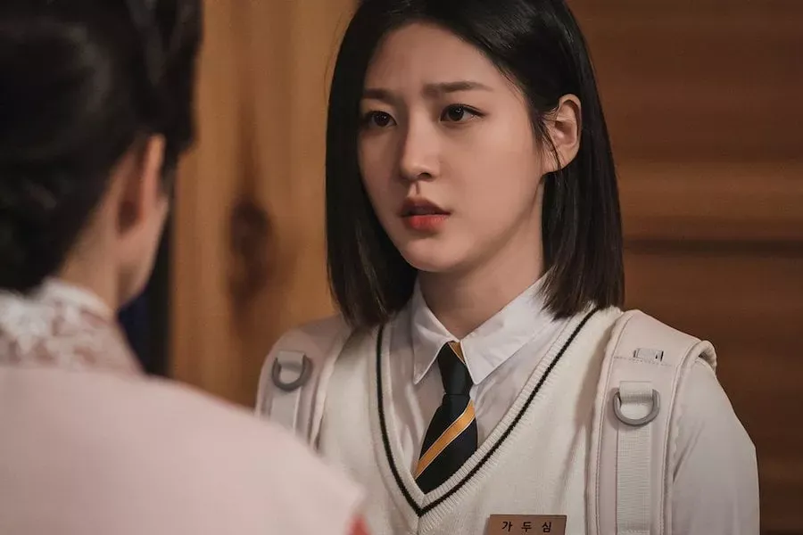 Kim Sae Ron résiste à son destin de devenir un chaman dans le prochain drame romantique fantastique