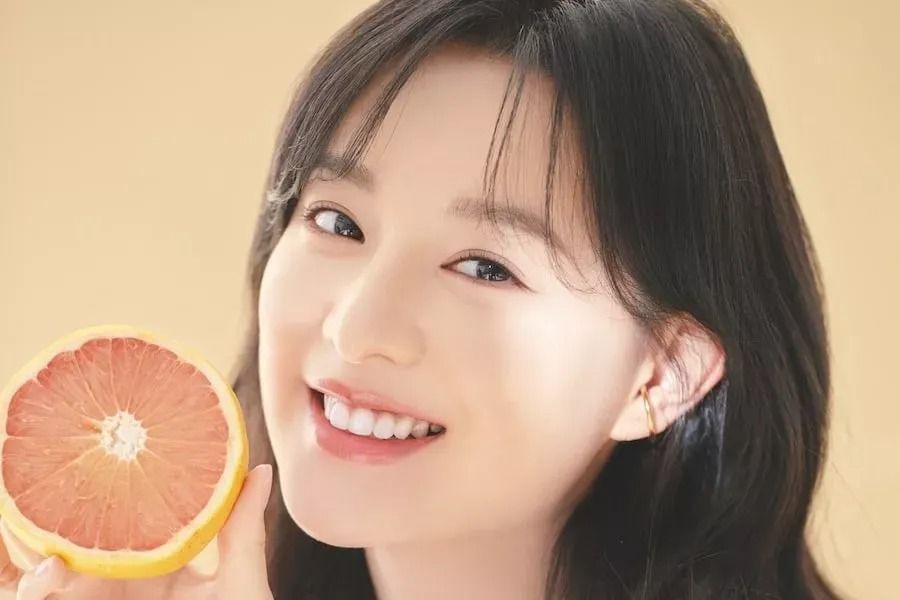 Kim Ji Won est magnifique dans les nouvelles photos de profil partagées avant son prochain drame