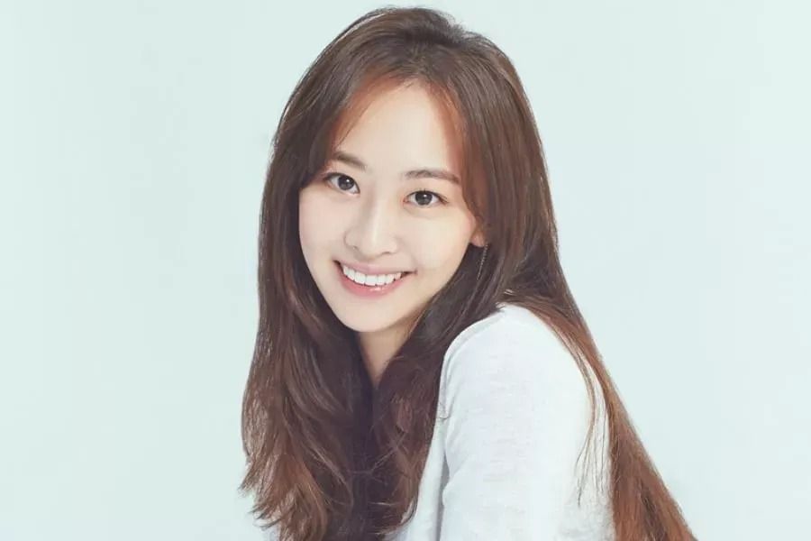 Dasom rejoint Kim Tae Hee et Seo dans l'agence de Guk