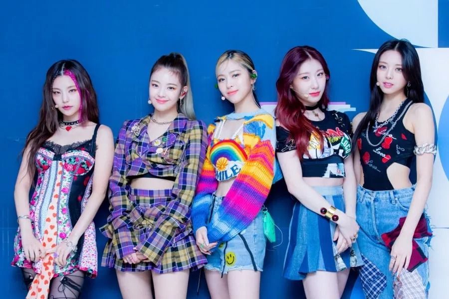 ITZY passe la 2e semaine sur le Billboard 200 avec 