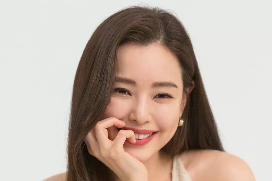 L'agence de Honey Lee confirme qu'elle est en couple