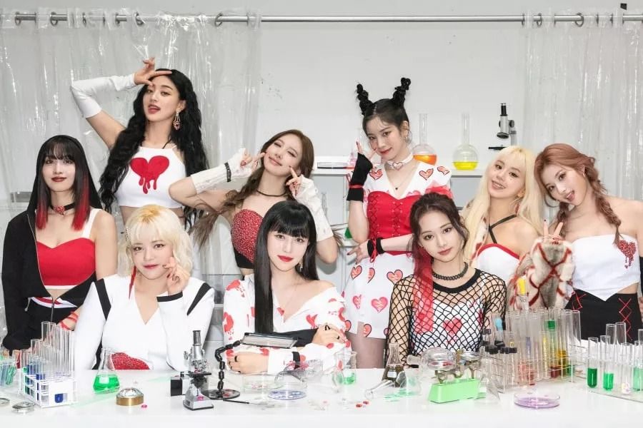 TWICE bat son propre record des ventes les plus élevées au cours de la première semaine de n'importe quel album de groupe féminin en 2021 avec 