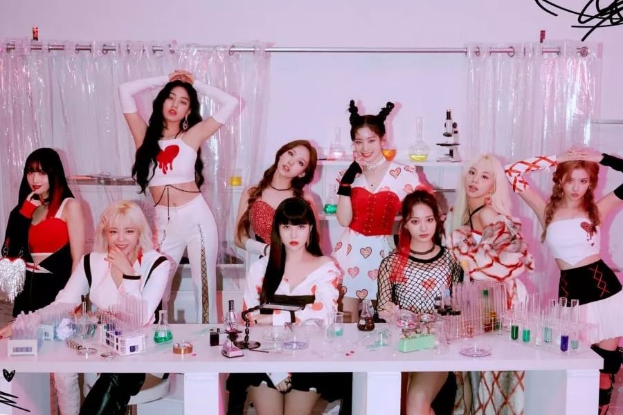 TWICE atteint son classement Billboard 200 le plus élevé à ce jour avec 