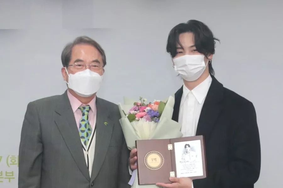 JAY B de GOT7 fait un don aux jeunes dans le besoin et est nommé nouveau membre du Green Noble Club