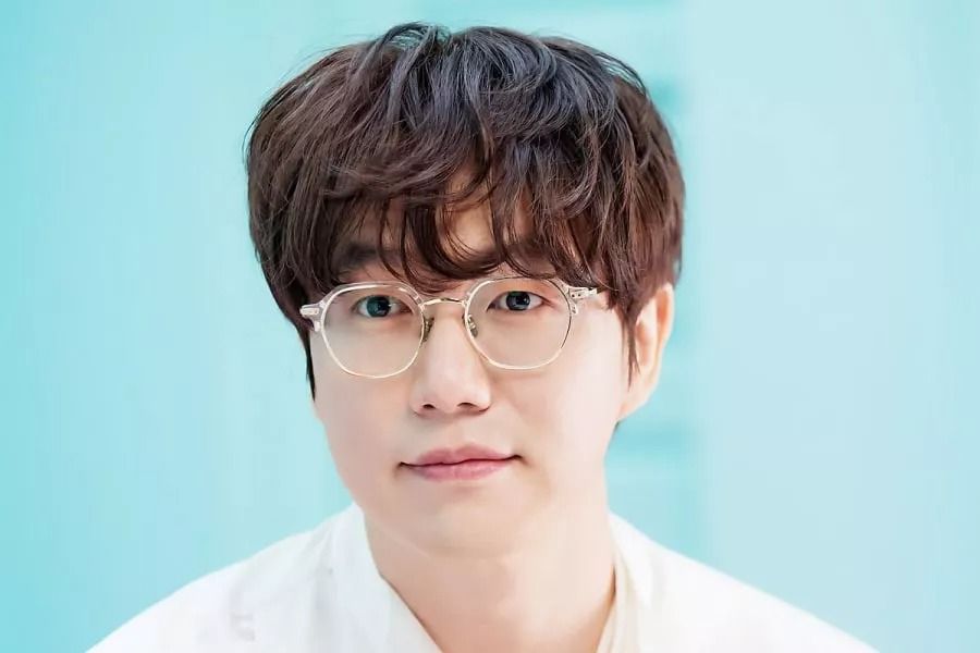 Sung Si Kyung s'excuse + efface les faux rapports après que le voisin se soit plaint du bruit