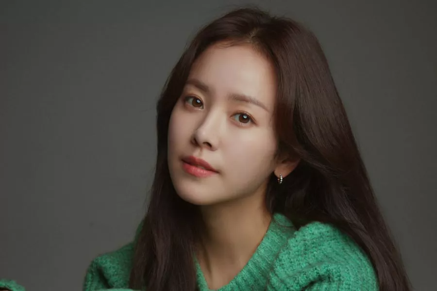 Han Ji Min taquine les fans de son prochain drame avec Shin Ha Kyun