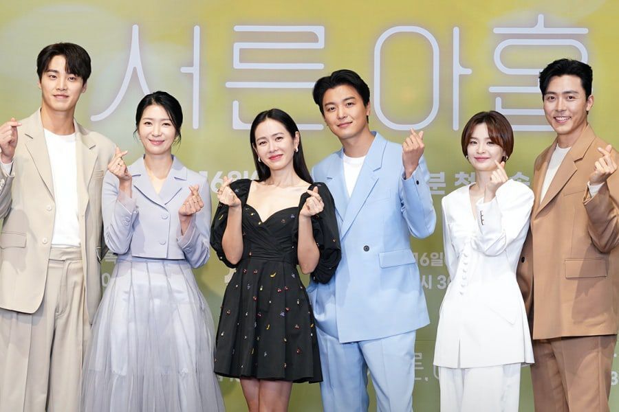 Son Ye Jin, Jeon Mi Do, Kim Ji Hyun et bien d'autres partagent des détails sur leurs 