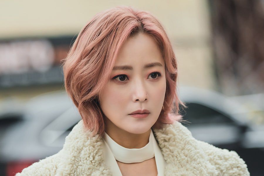 Kim Hee Sun parle de jouer une faucheuse froide dans le prochain drame fantastique 